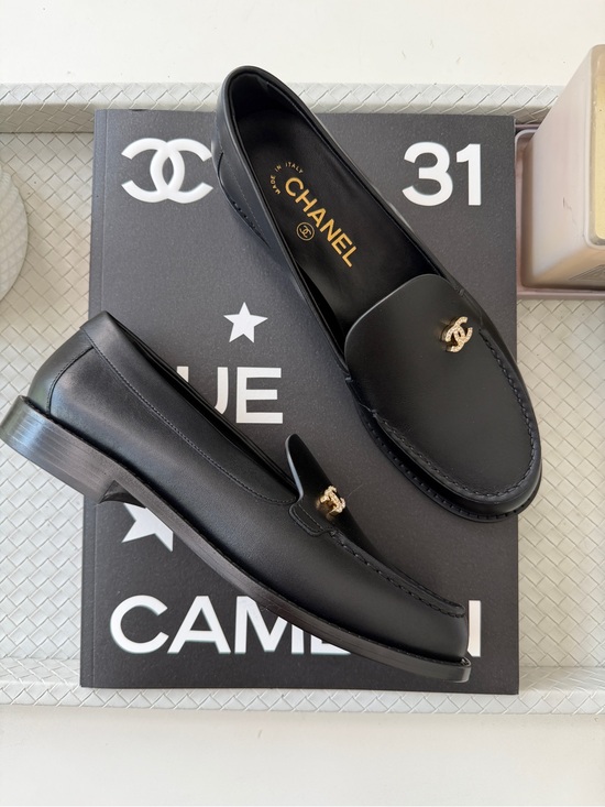 CHANEL | Shoes | Chanel Metiers Dart 26 Strass Cc Logo Black Leather ...